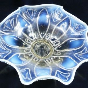 VTG White Opalescent Moonstone Glass Ruffled Rim footed Pedestal Candy Dish Bowl
